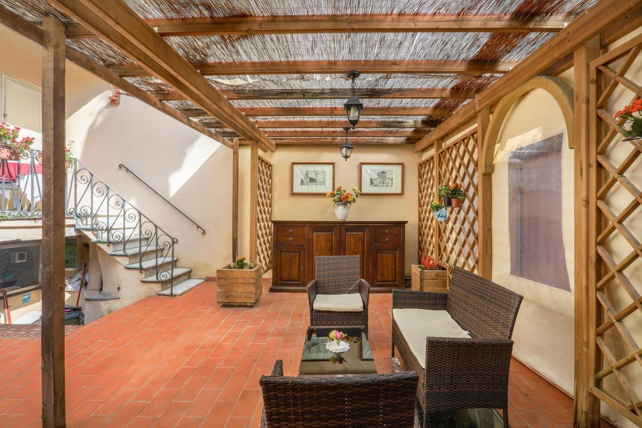 Antica Residenza Santa Chiara -City Center Lucca Kültér fotó