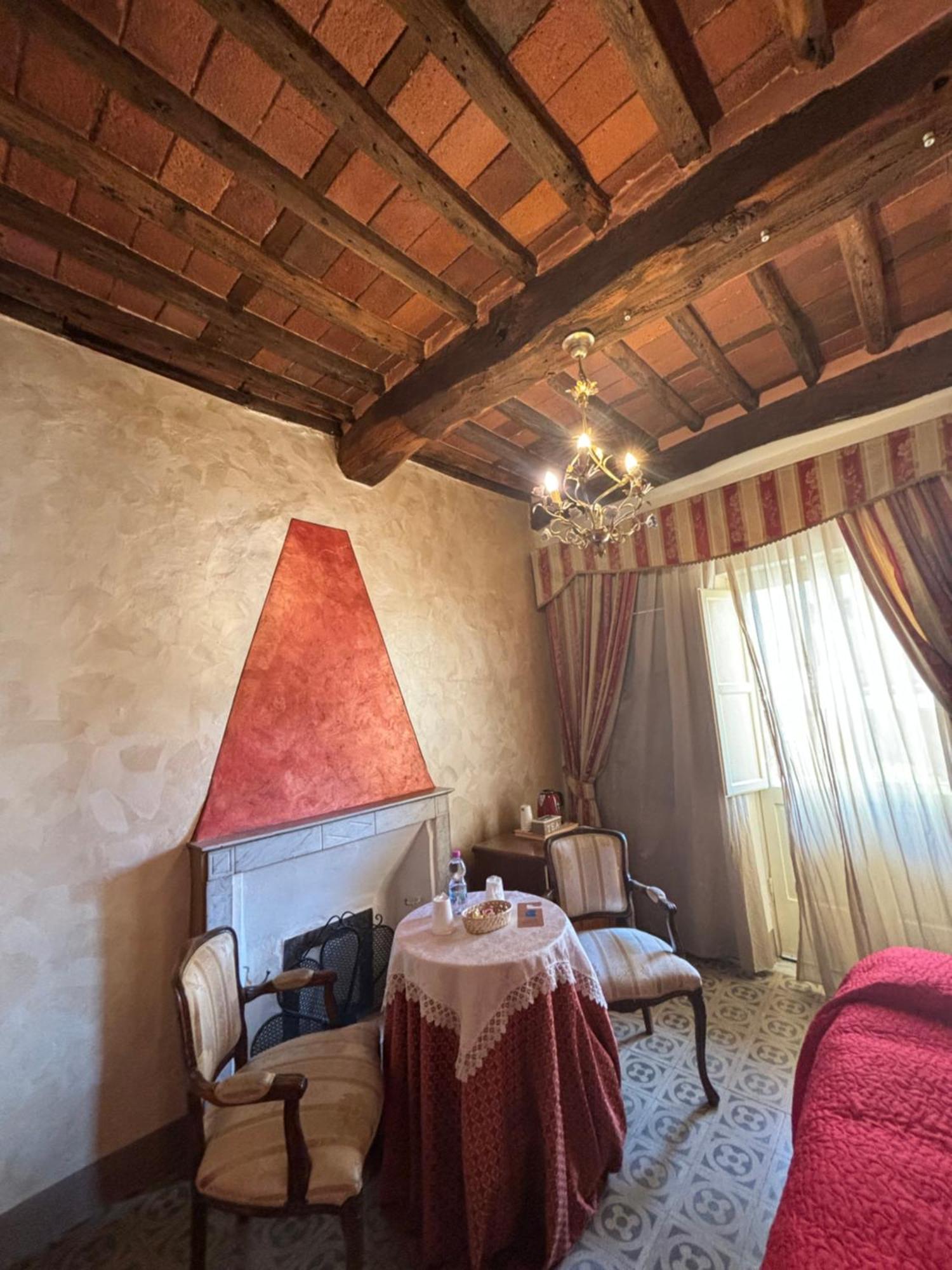 Antica Residenza Santa Chiara -City Center Lucca Kültér fotó