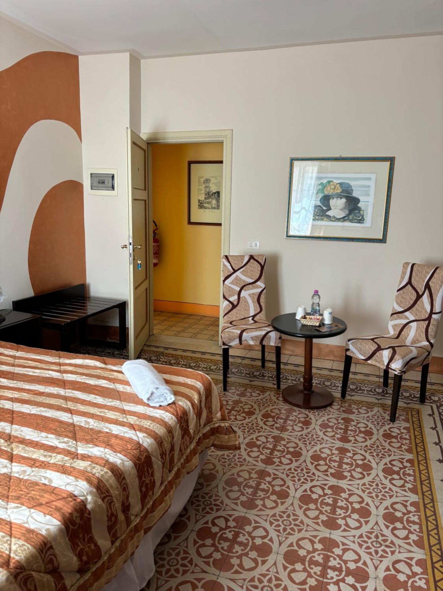 Antica Residenza Santa Chiara -City Center Lucca Kültér fotó