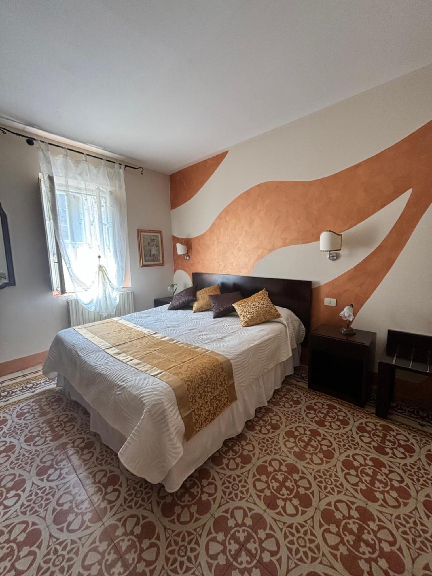 Antica Residenza Santa Chiara -City Center Lucca Kültér fotó