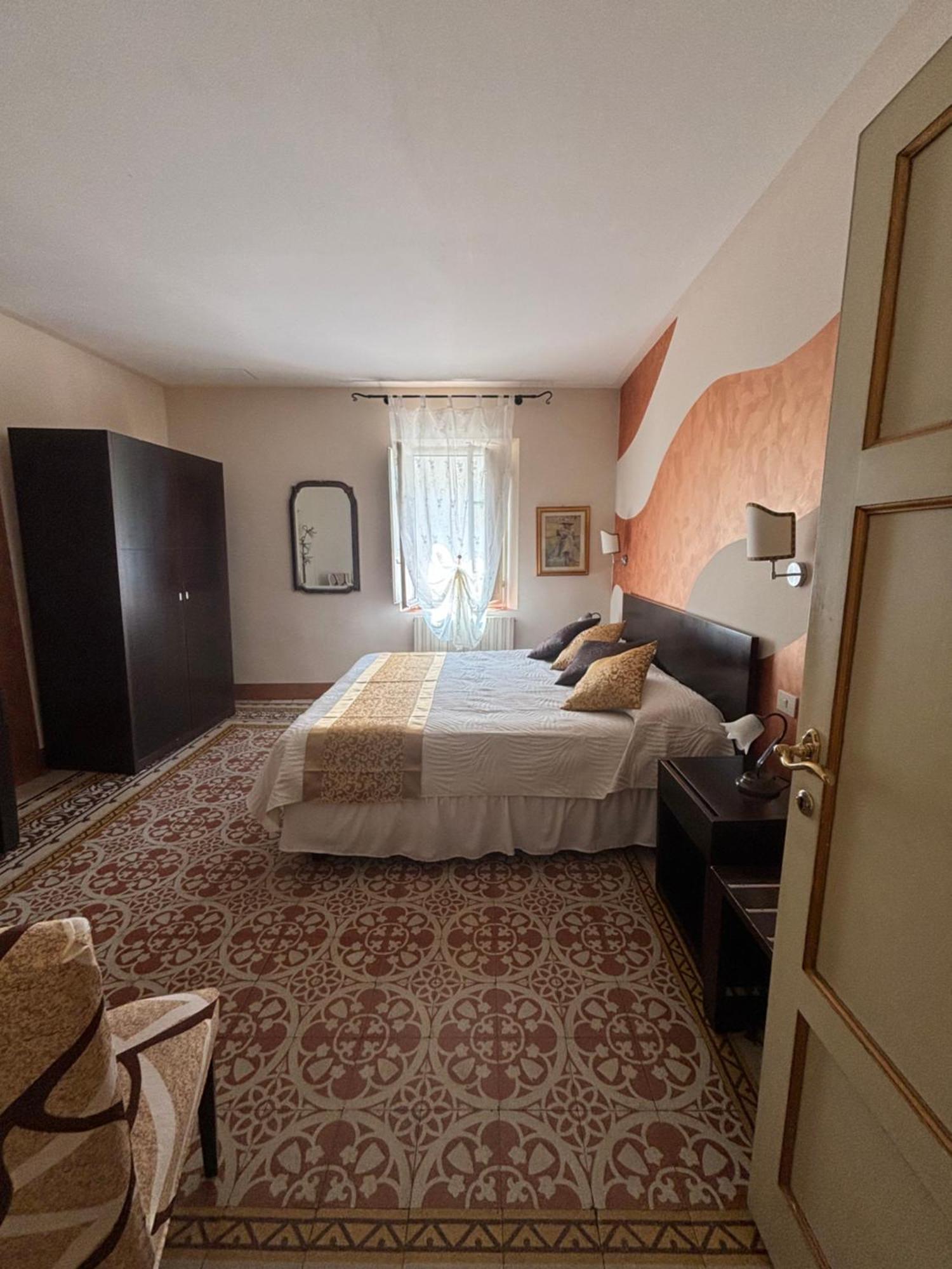 Antica Residenza Santa Chiara -City Center Lucca Kültér fotó