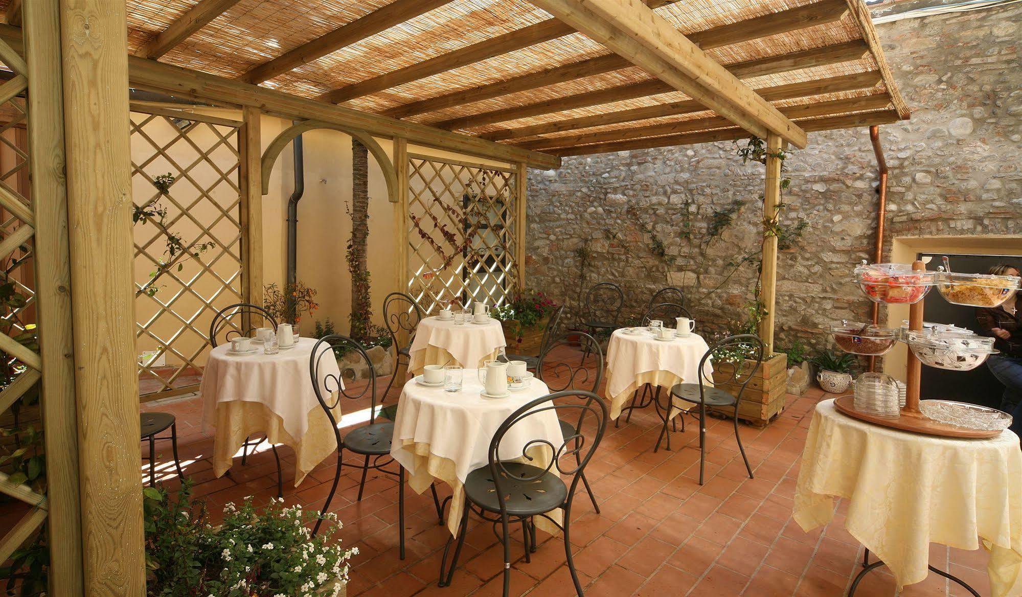 Antica Residenza Santa Chiara -City Center Lucca Kültér fotó